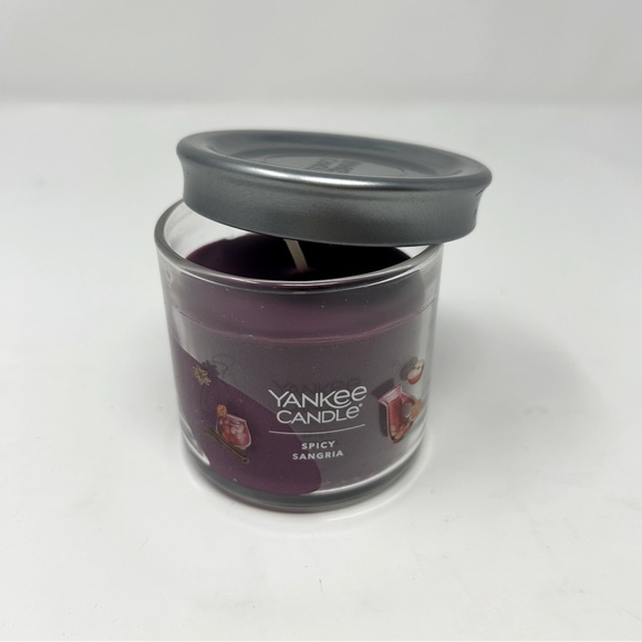 Yankee Candle Spicy Sangria Small Jar Candle - Picture 1 of 4